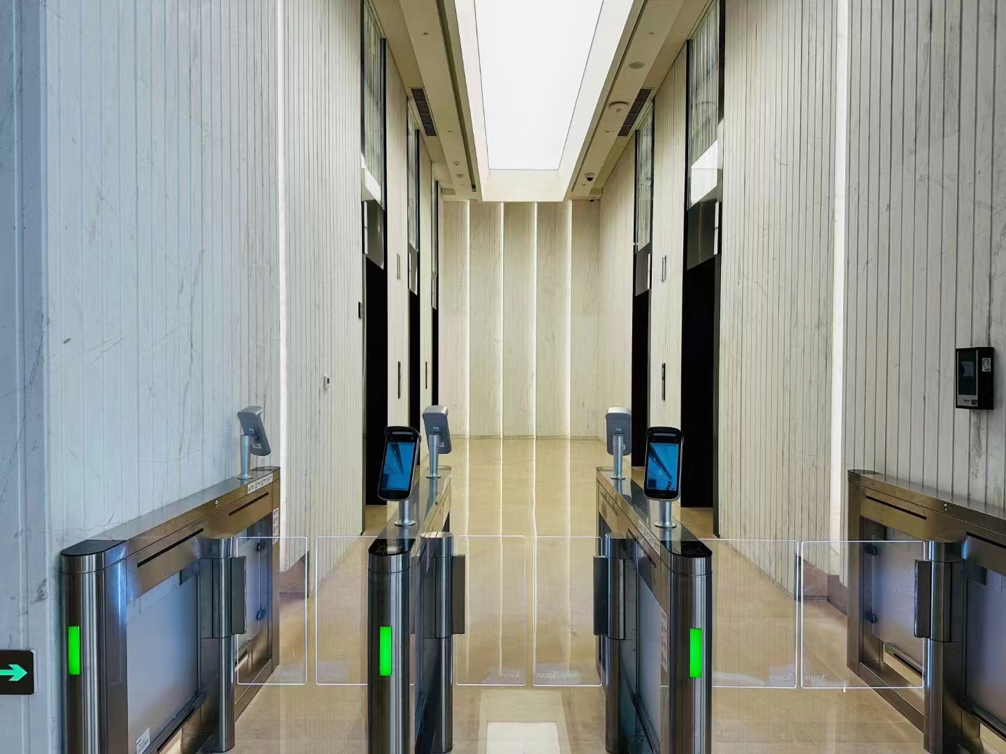 世博耀华商务中心